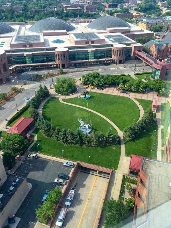 Wolf and mooz wide aerial lutter gardella