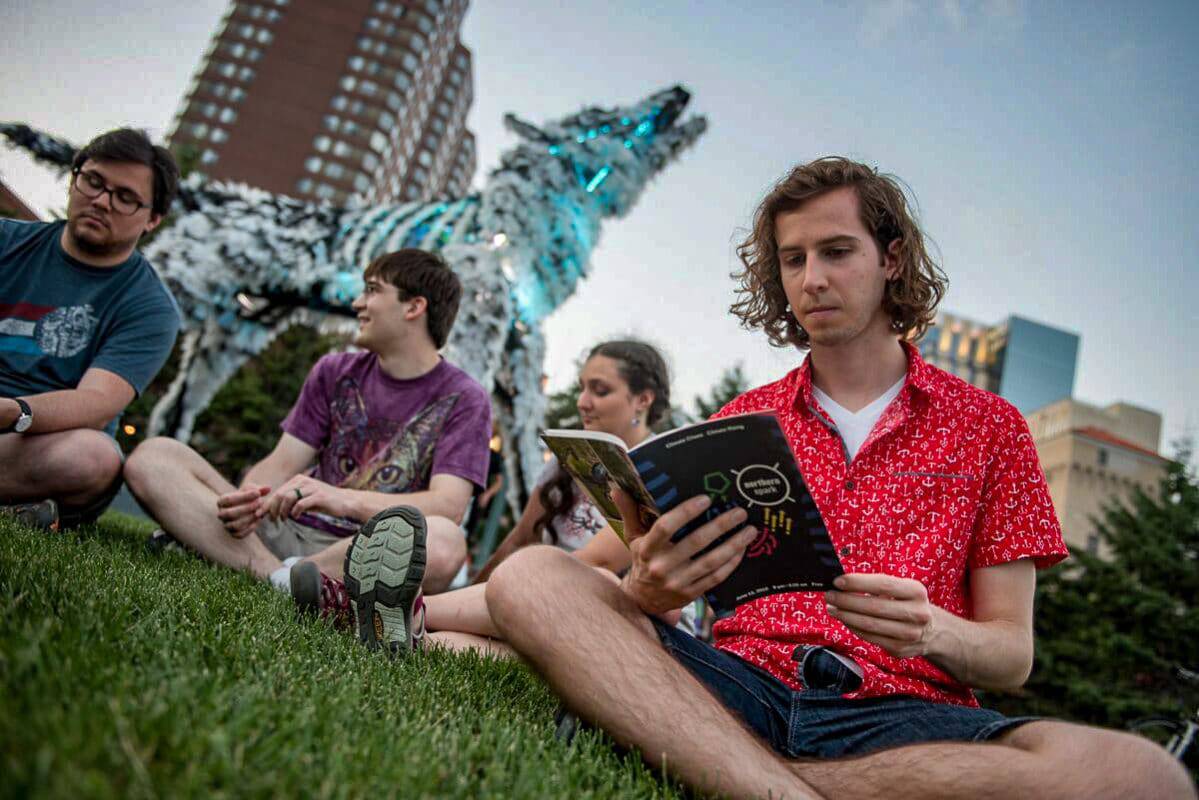 Wolf howl behind lutter gardella